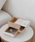 immagine-8-umbra-scatola-portagioie-in-legno-17x15x11cm-biancolegno-ean-028295522199